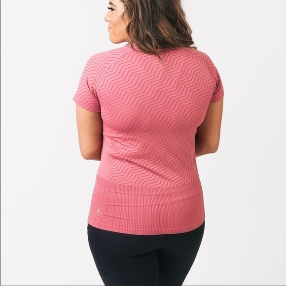 ZYIA Active Poppy Chevron Short Sleeve Tee Shirt Pink Size Medium - Picture 2 of 7